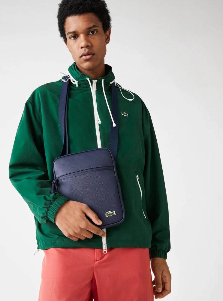 Чоловіча сумка Lacoste темно-синього кольору (medium size)