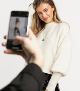Свитер с объемным рукавом Asos