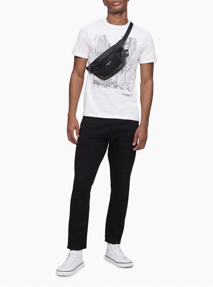 Бананка Calvin Klein з логотипом